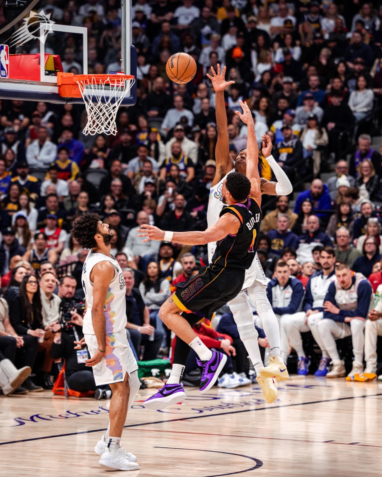 冲刺阶段体能课后，丹佛掘金战术微调备战NBA常规赛，信心回归，更衣室氛围转暖的简单介绍