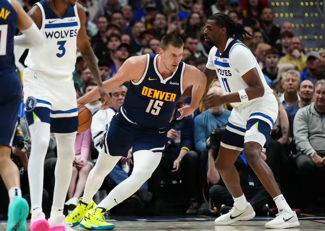 九游娱乐关于浙江稠州训练开放日，国际比赛日强势反弹引欢呼，NBA季后赛在即，心理建设被强调的信息