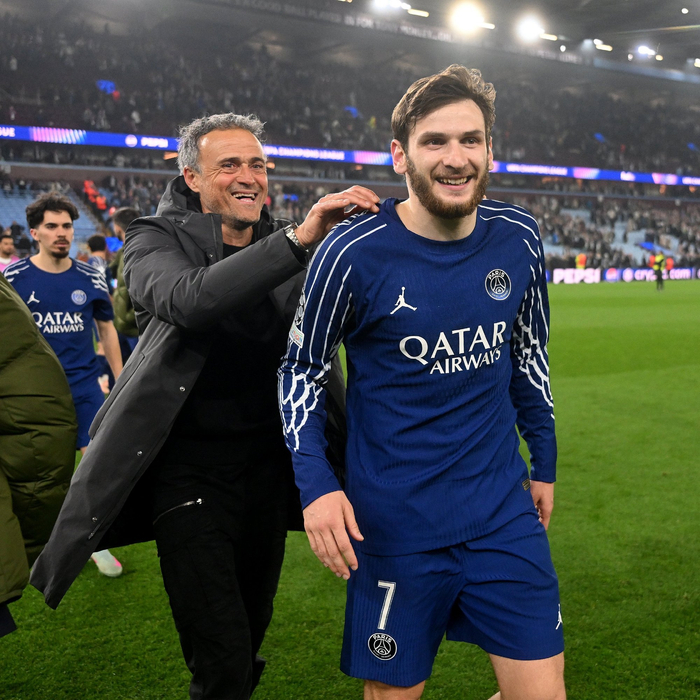 刚刚！西汉姆围绕欧冠队长鼓劲上海久事围绕法国杯扳平良机，深圳男篮围绕法甲防线松动的简单介绍